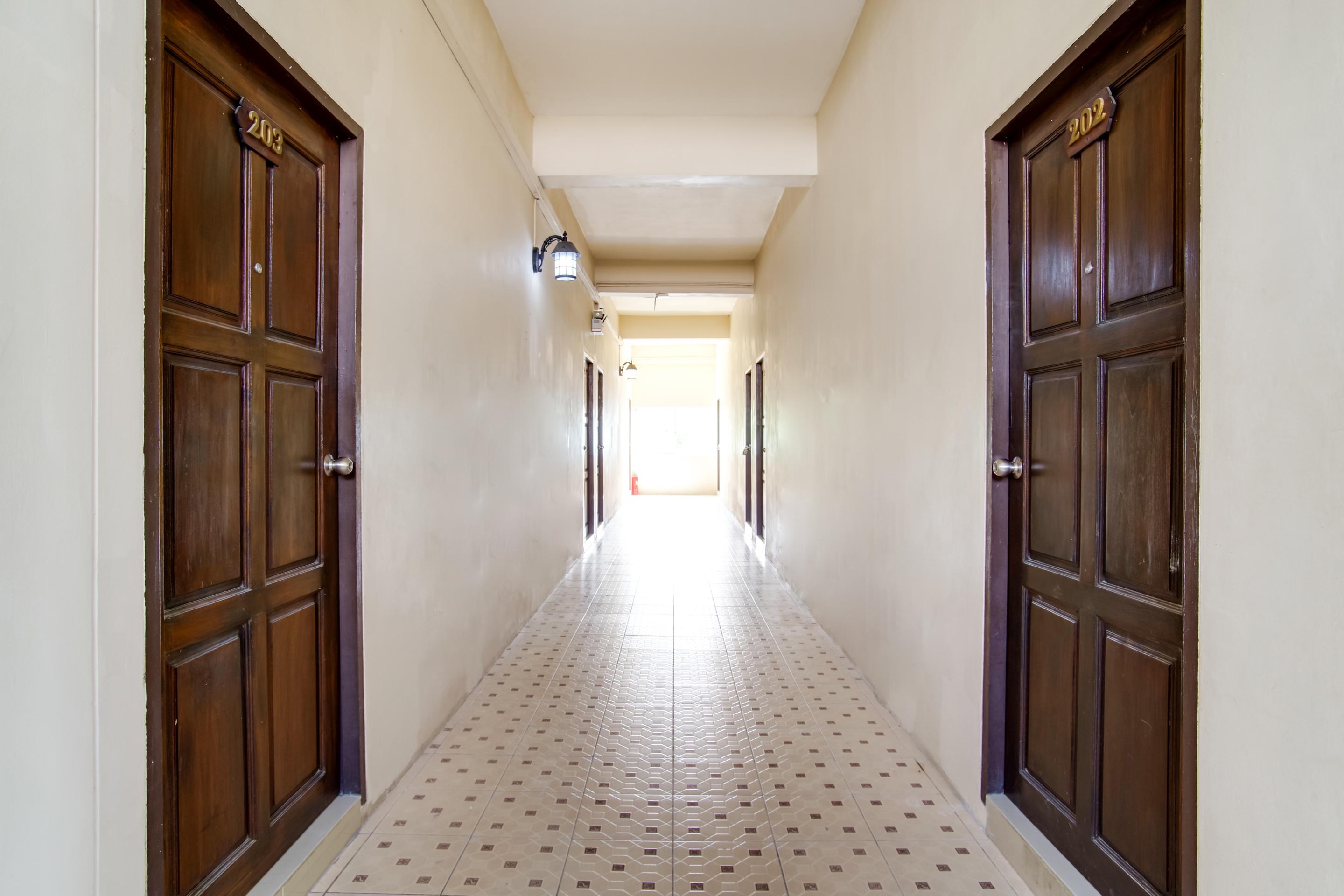 Oyo 384 Ban Sabaidee Hotel Phra Nakhon Si Ayutthaya Luaran gambar