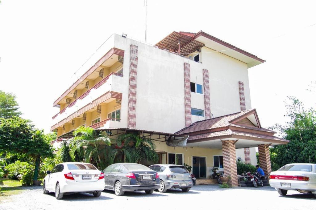 Oyo 384 Ban Sabaidee Hotel Phra Nakhon Si Ayutthaya Luaran gambar